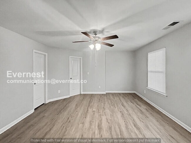 Foto del edificio - 5241 Hanover St