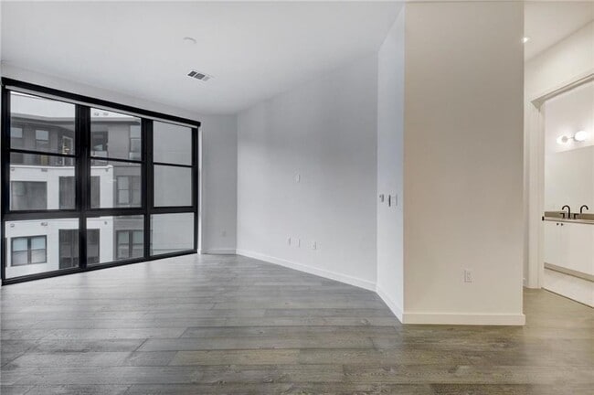Building Photo - 800 Embassy Dr