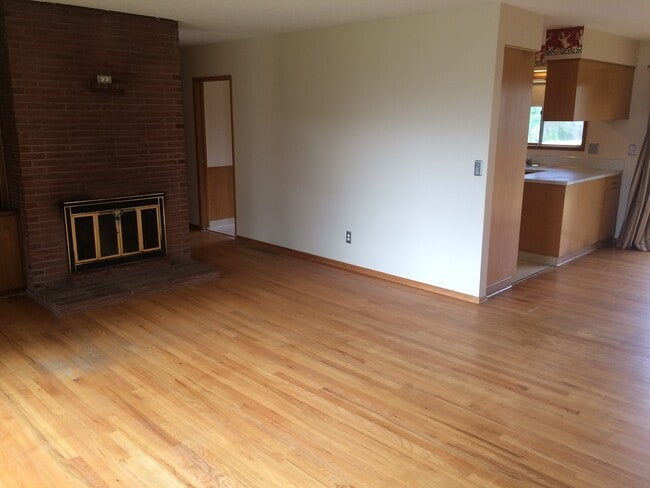 Foto del edificio - Large Lot With Tons of Privacy