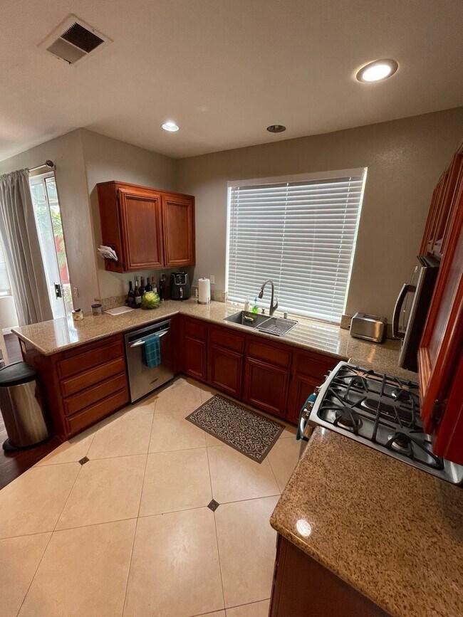 Foto del edificio - 4 br, 2.5 bath House - 524 Kiley Rd