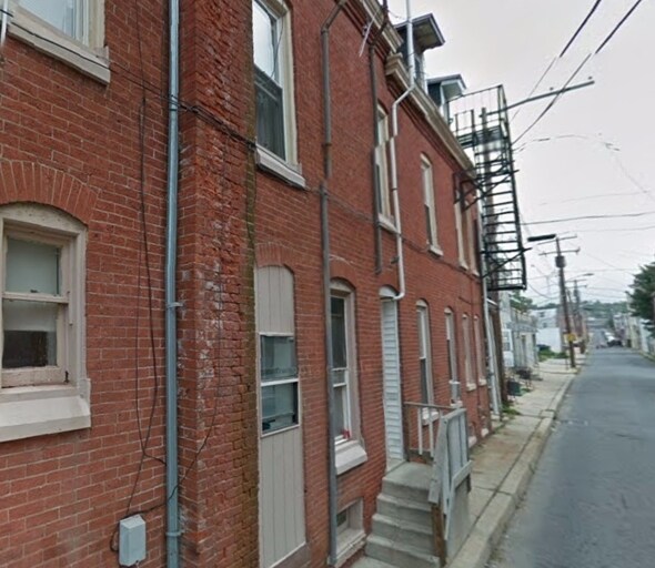 Building Photo - 431 S 15th St