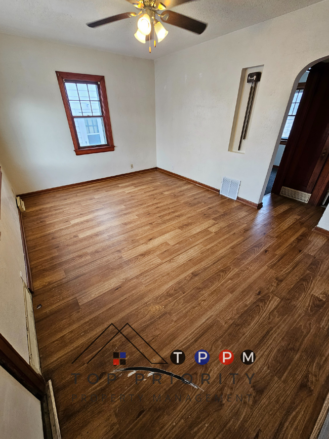 Building Photo - 3 Bedroom | 1 Bathroom Single Family Home ...