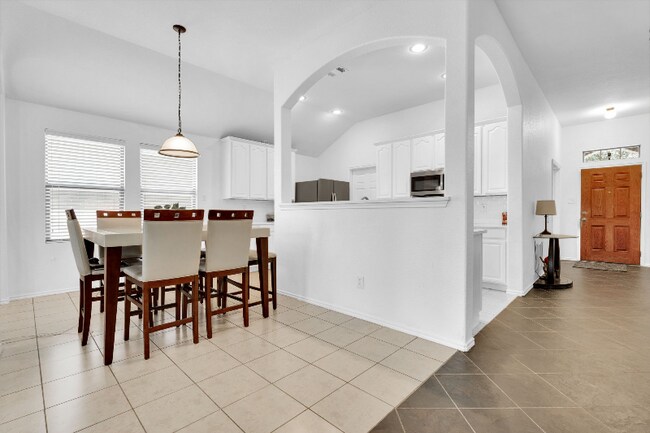 Foto del edificio - 3908 Cloud Cover Rd