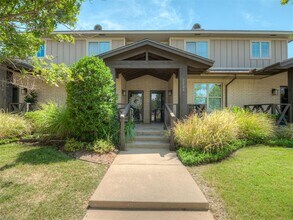 Building Photo - 2224 Kavanaugh Blvd