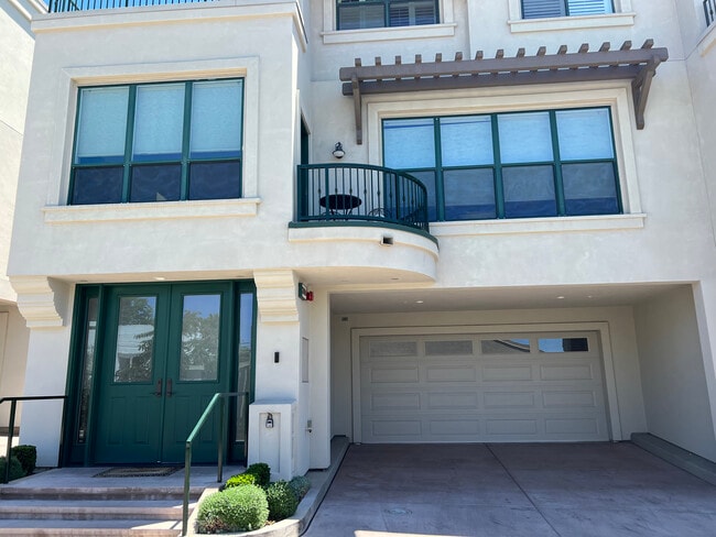 Building Photo - 273 Spring St