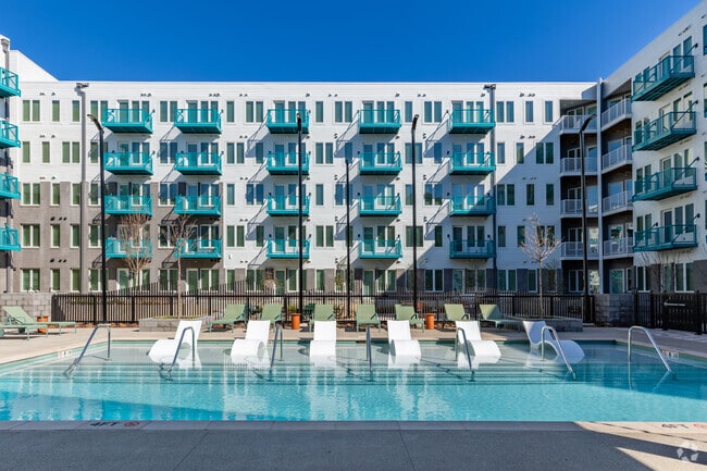 Resort-Style Pool - Emblem Park
