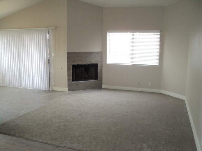 Building Photo - 5008 S Rainbow Blvd