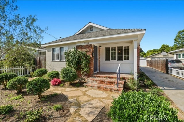 Building Photo - 815 S Juanita Ave