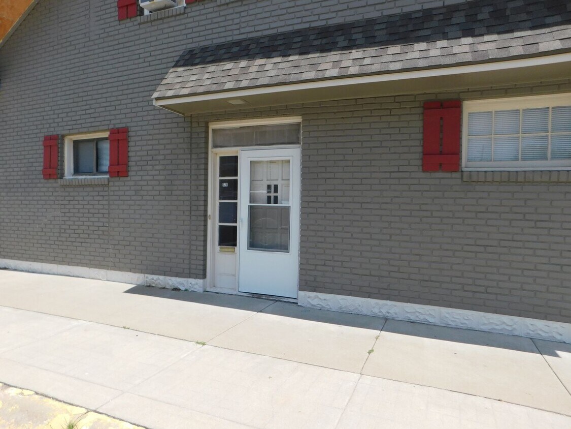 126 S Gordy St Unit 126 S Gordy, El Dorado, KS 67042 Room for Rent in