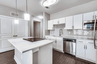 Building Photo - 14301 Center Station Dr