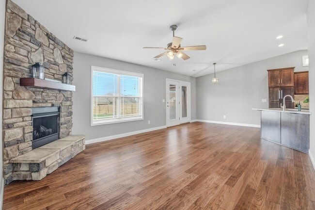 Building Photo - 2309 Mace Dr