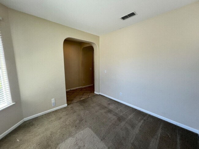 Building Photo - Dream home nestled on a quiet cul-de-sac i...