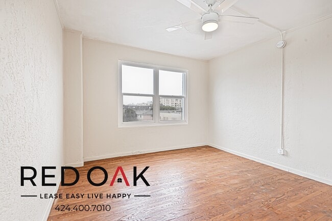 Building Photo - 2731 Beverly Blvd