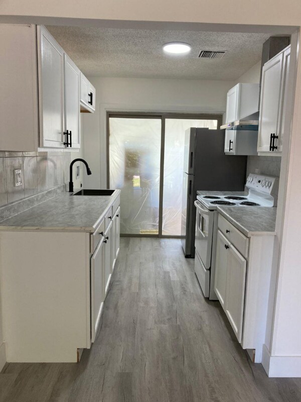 Foto del edificio - 2820 Fieldcrest Ct