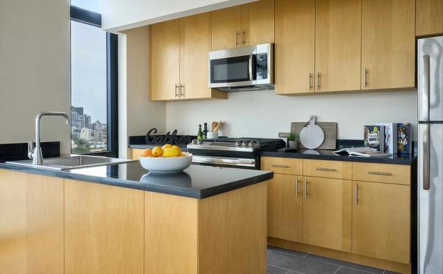 Foto del edificio - 2 bedroom in Queens NY 11106