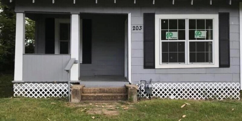 Primary Photo - 203 Peach St