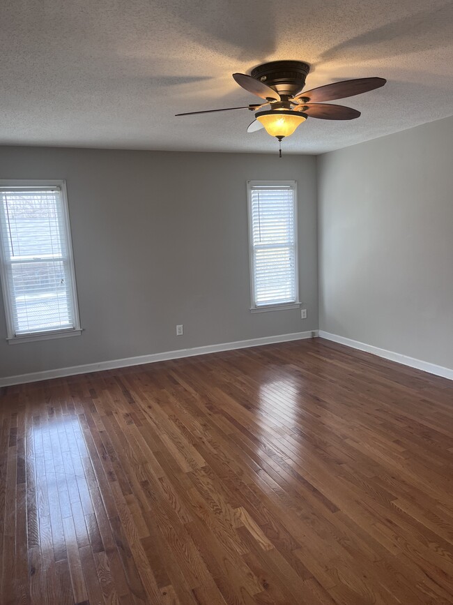 Building Photo - 218 Brookfield Cir