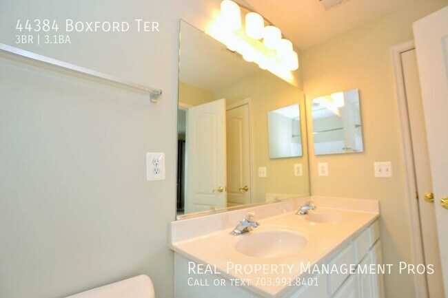 Building Photo - 44384 Boxford Terrace