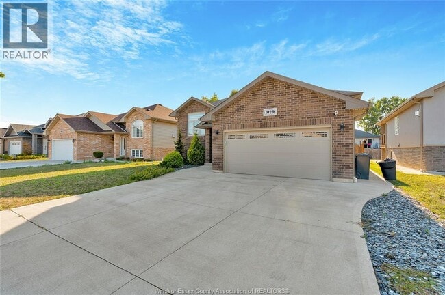 Building Photo - 1029 Lublin Ave.