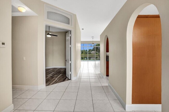 Foto del edificio - 16658 La Mesa Dr