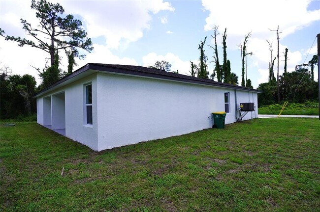Foto del edificio - 17072 Byron Ave