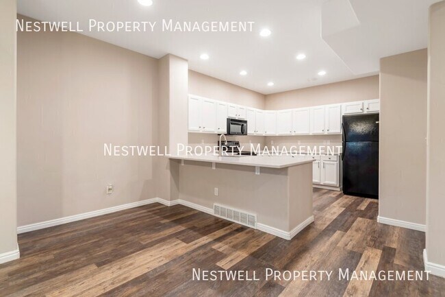 Building Photo - 10954 Topview Rd