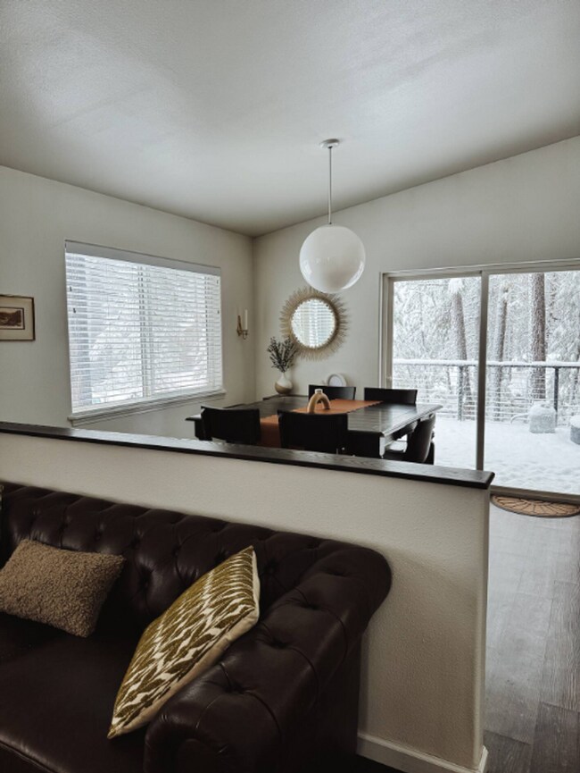 Building Photo - Beautifully Remodeled 2 Bed/1.5 Bath on .4...