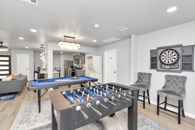 Building Photo - 5107 Cortelyou Ln