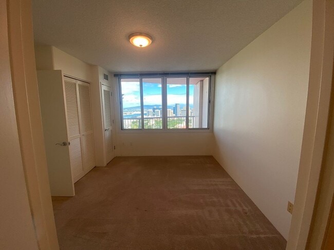 Building Photo - $2,400 1 Bed, 1 Bath, 1 Parking-One Archer Lane, High Floor with ocean/mountain views
