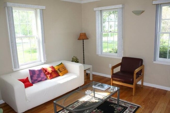 Foto del edificio - 3 Bedroom Single Family Home with Central A/C