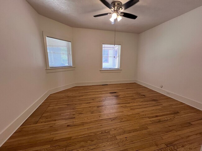 Foto del edificio - Recently Remolded Single Family Home within Blocks of Downtown Grand Rapids!