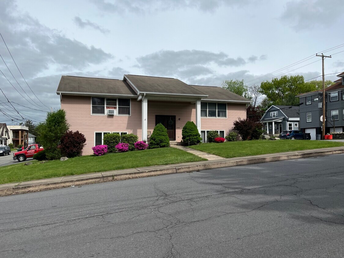 1453 Monroe Ave Unit 1453 Monroe Ave Dunmore, Dunmore, PA 18509 Apartments in Dunmore, PA