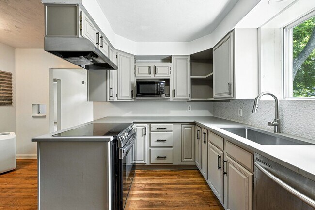 Foto del edificio - 3369 S Emerson St