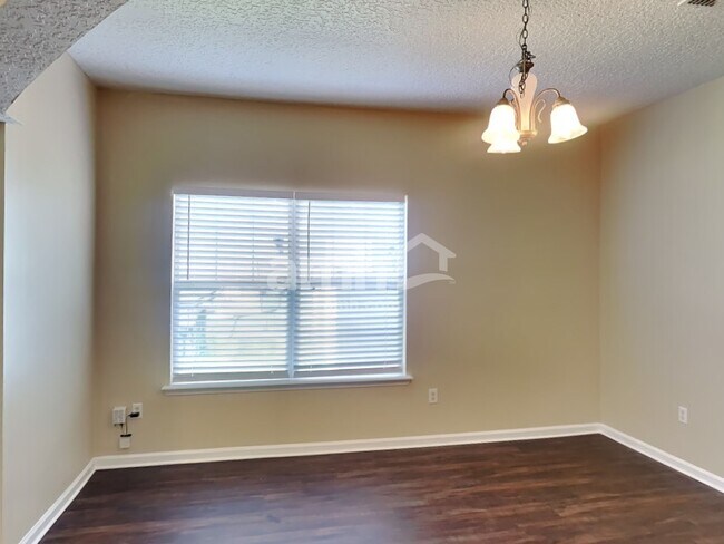 Foto del edificio - 14080 Bradley Cove Rd