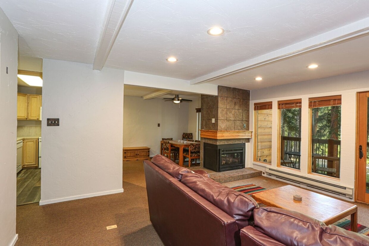 Primary Photo - Walk to everything! Partially Furnished! 9...