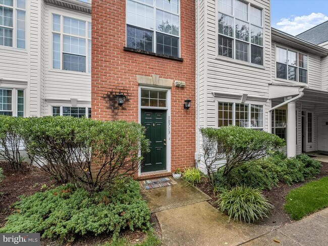 Building Photo - 10713 Symphony Way