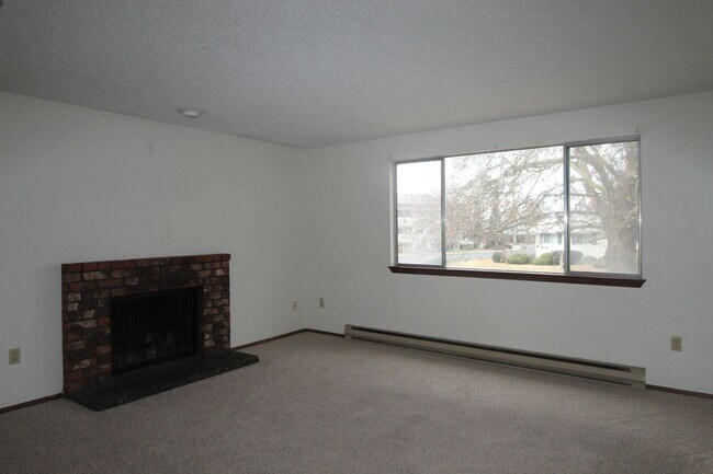 Foto del edificio - 6806 N Hamilton St