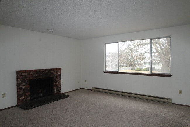 Building Photo - 6806 N Hamilton St