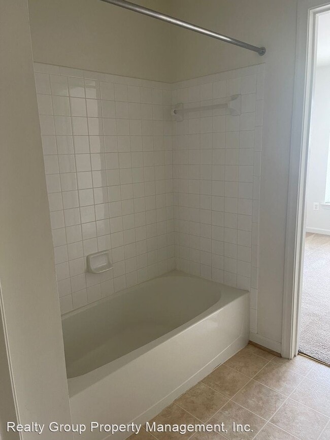 Building Photo - 2 br, 2 bath House - 501 Patton Cir. #6M