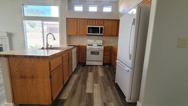 Building Photo - Wow! Just the Perfect Three Bedroom Two Ba...