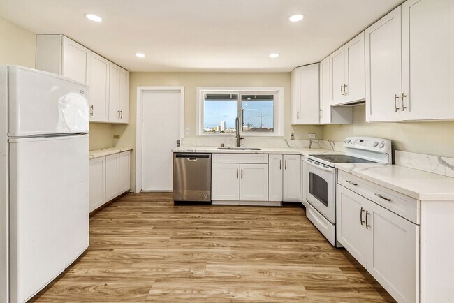 Foto del edificio - Nuuanu - Renovated 5 bedroom, 2 bath singl...