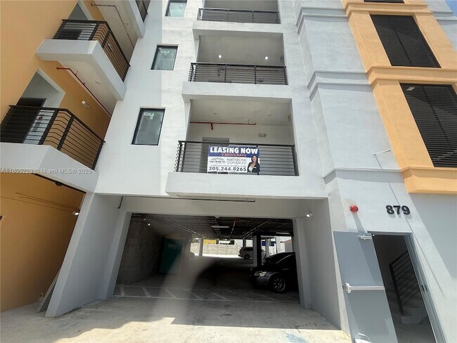 Foto del edificio - 879 E 24th St