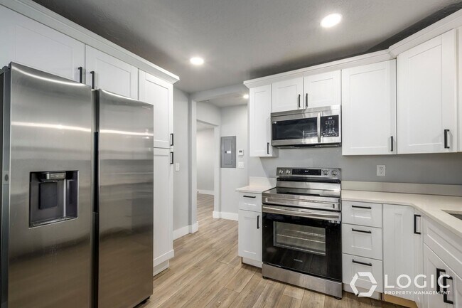 Building Photo - 42 W 500 N