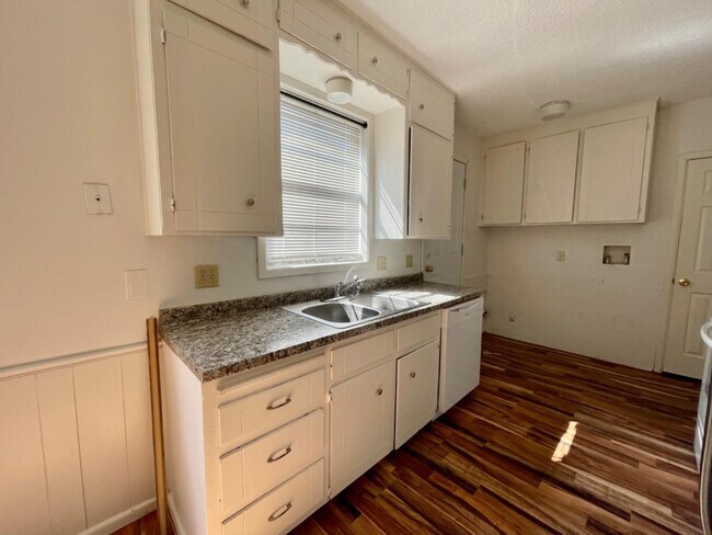 Foto del edificio - 610 N Elkhart Ave