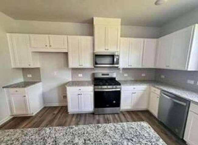 Foto del edificio - 741 Pt Pl Dr