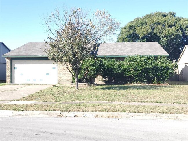 Building Photo - 803 Circle Cove Dr