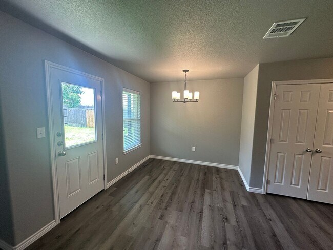 Foto del edificio - 3Bed/2Bath