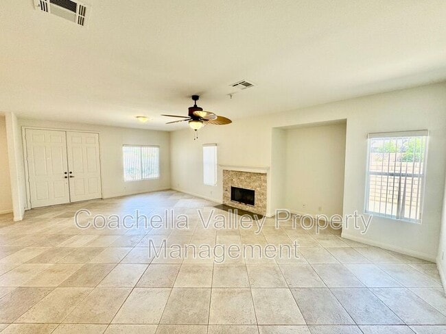 Building Photo - 74091 Daisy Ln