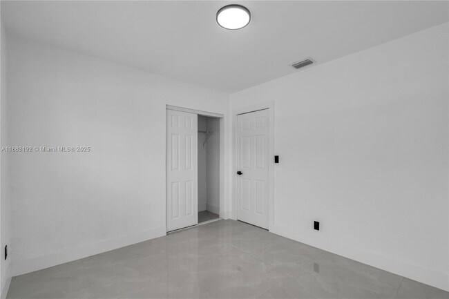 Foto del edificio - 1000 NW 198th St