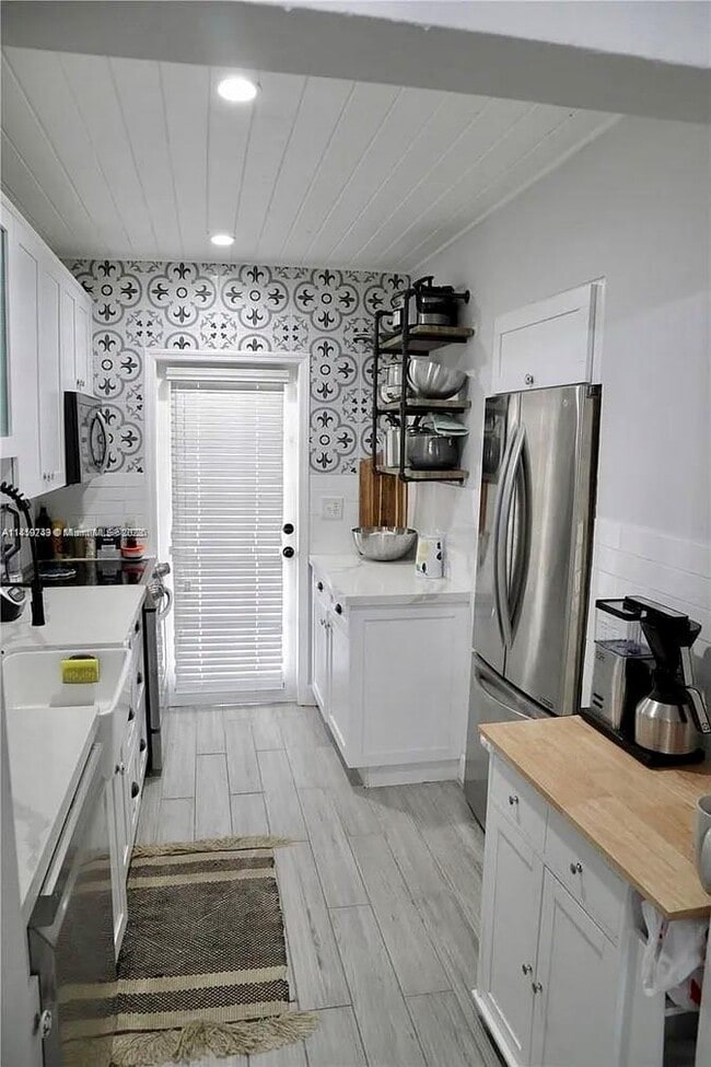 Foto del edificio - 430 NW 60th Ave